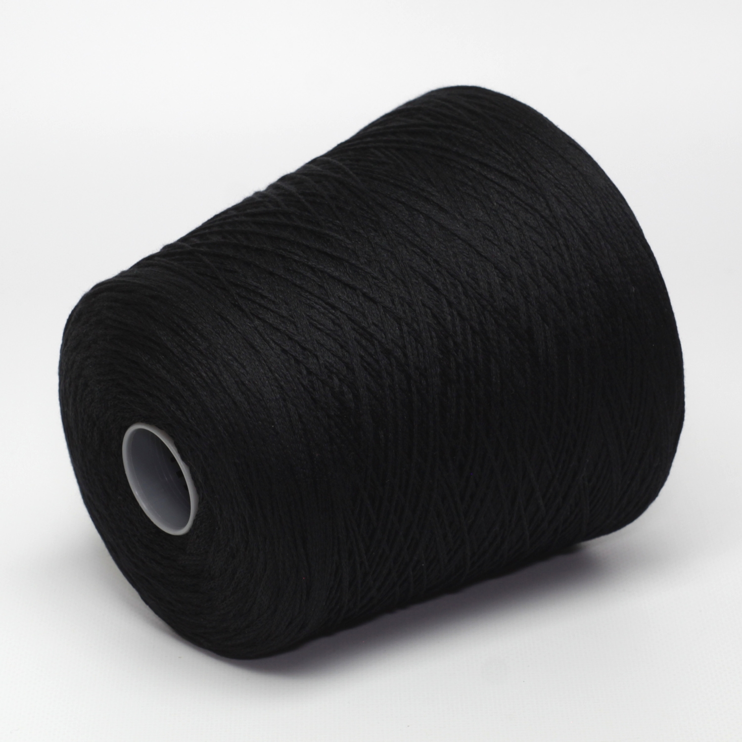 IVORY SHINE – czarny NERO, 100 g Włóczka jedwabna na druty IVORY SHINE czarny NERO na szpuli